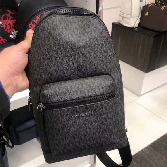Michael Kors Cooper 37U9LCRC8B Sling Pack In Black - Picture 1 of 8
